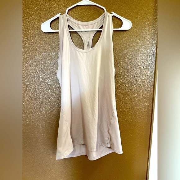 Athleta Limitless Keyhole Racerback Athletic Tank Top Activewear. Soft Lilac. - Picture 1 of 8